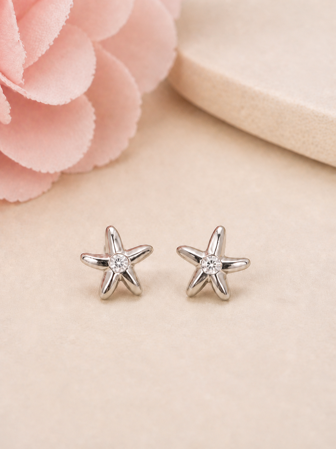 Silver earrings with cubic zirconia stone