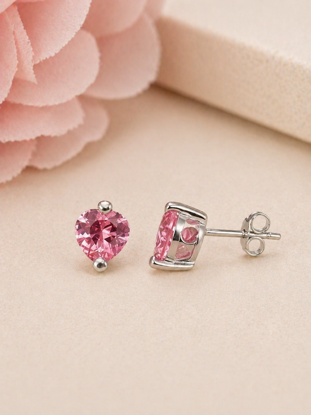 Heart silver earrings